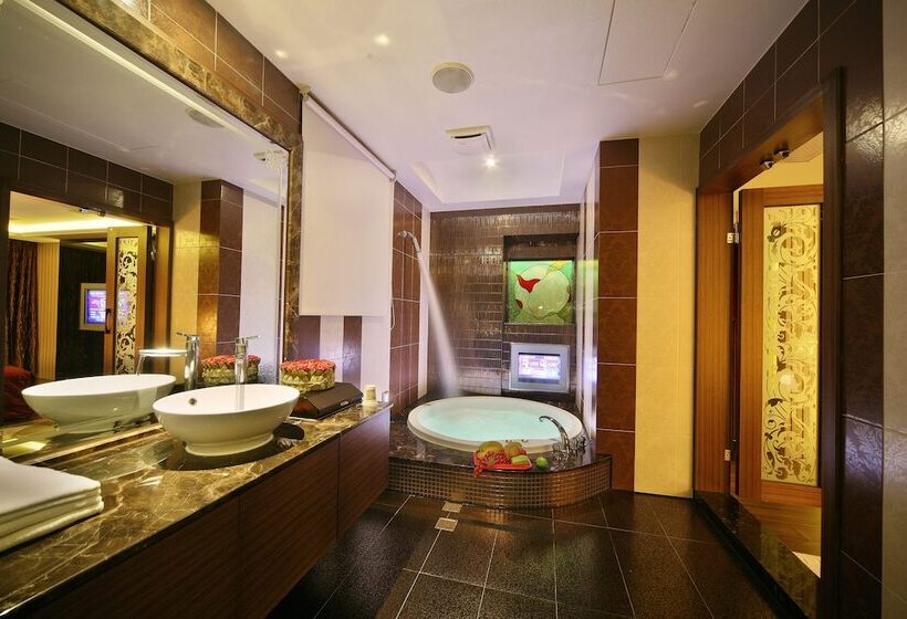اتاق استاندارد, Shining Motel
