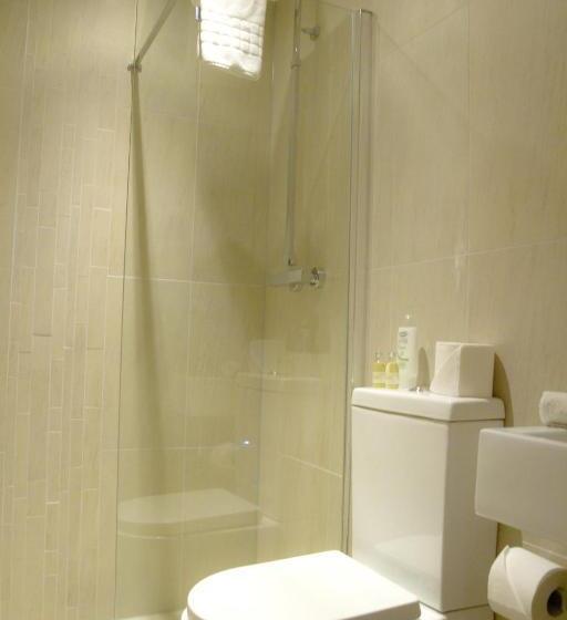 Номер Стандарт Трехместный, Accommodation Bristol Airport