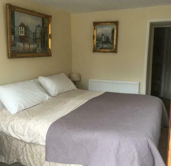 חדר סופריור לשלושה, Borderers Inn