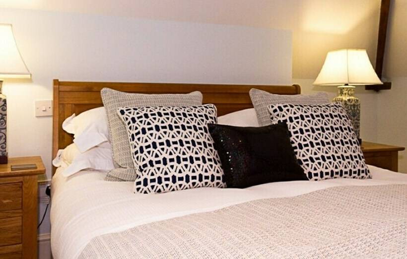 Номер Стандарт, St Johns House Lichfield