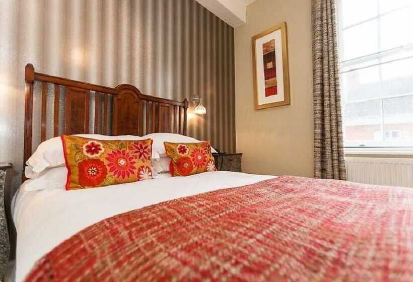 Номер Стандарт, St Johns House Lichfield