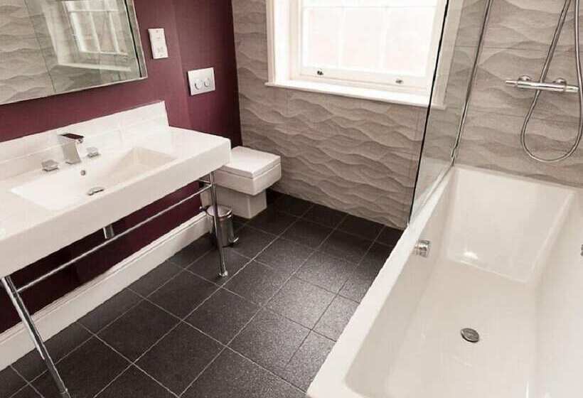 اتاق استاندارد, St Johns House Lichfield