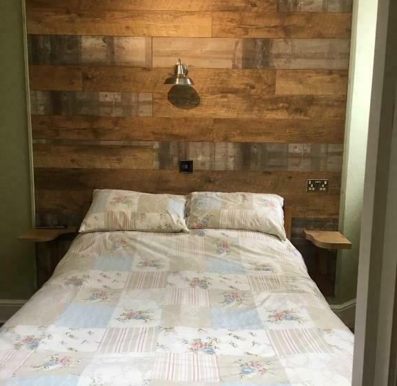 Семейный Номер, Kings Arms Inn