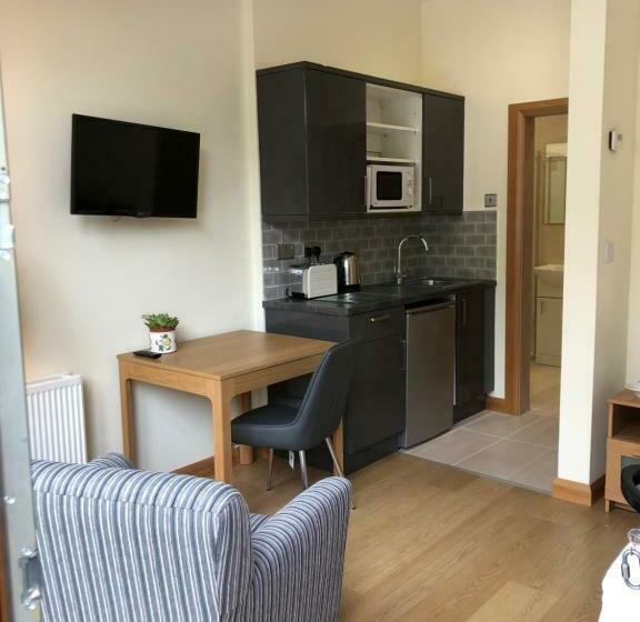 Номер Стандарт Индивидуальный, Courtyard Mews Armagh City