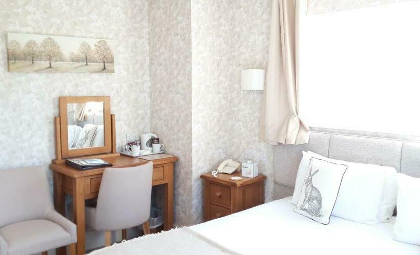 Standard Room, Trelawne