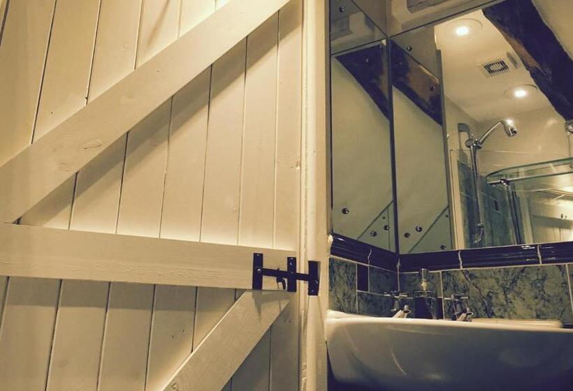 Номер Стандарт, Walter De Cantelupe Inn