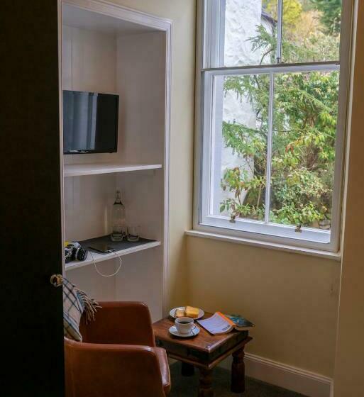 Номер Стандарт, Queensberry House B&b