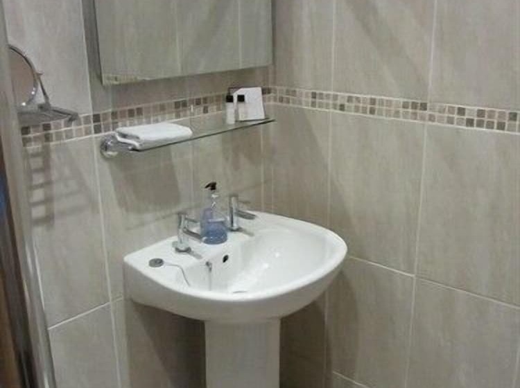 Номер Стандарт, Queensberry House B&b