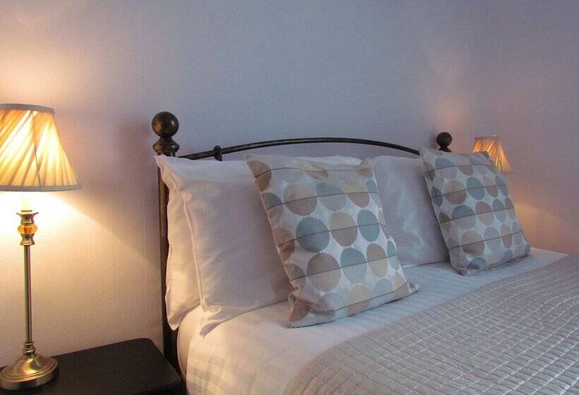 Номер Стандарт, Queensberry House B&b
