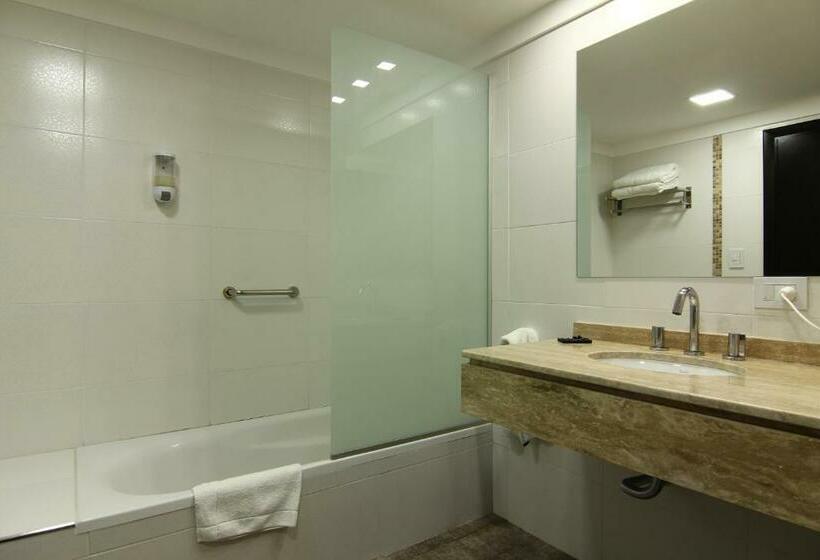 Полулюкс, 646 Hotel Balcarce