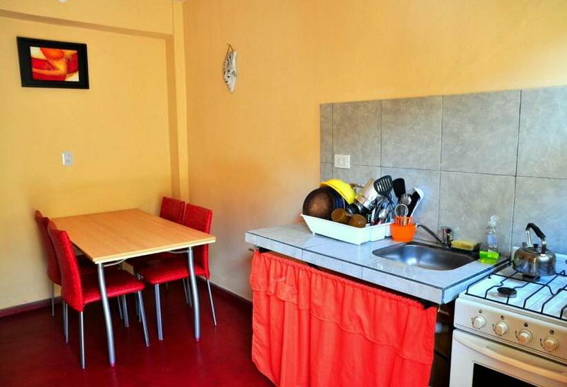 اتاق خانوادگی, Hostal Benjamin