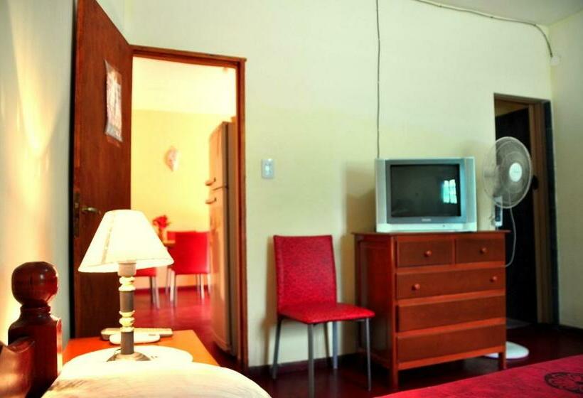 اتاق خانوادگی, Hostal Benjamin