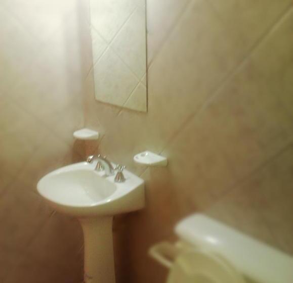 اتاق استاندارد سه نفره, Hostal Benjamin