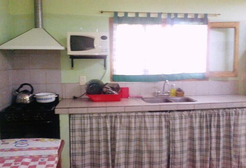 Дом 2 Спальни, Hostal Benjamin