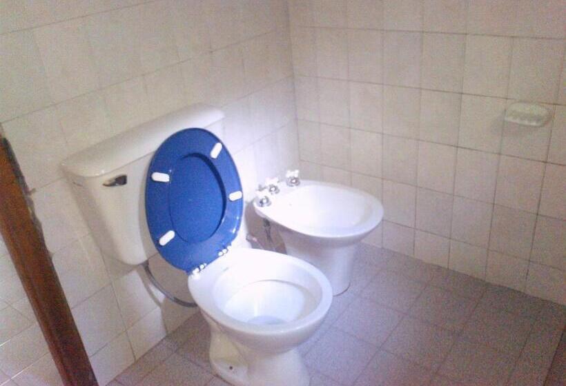 Дом 2 Спальни, Hostal Benjamin
