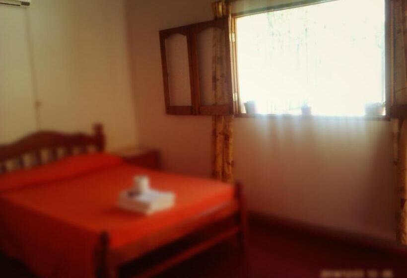 اتاق استاندارد سه نفره, Hostal Benjamin