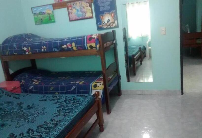 Дом 2 Спальни, Hostal Benjamin