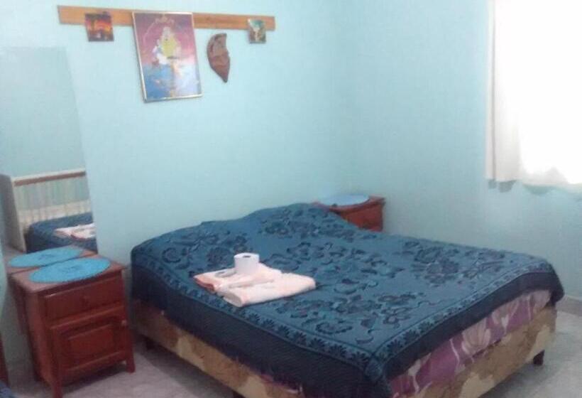 Дом 2 Спальни, Hostal Benjamin