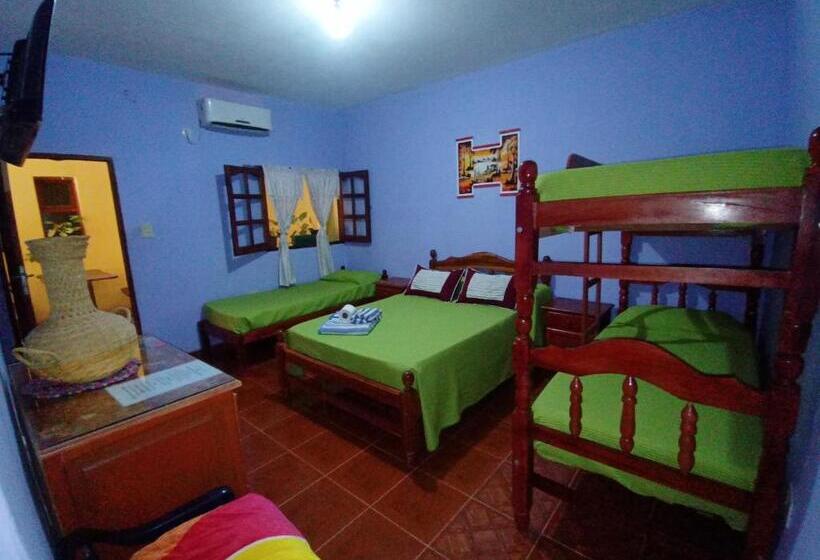 اتاق استاندارد چهار تخته, Hostal Benjamin