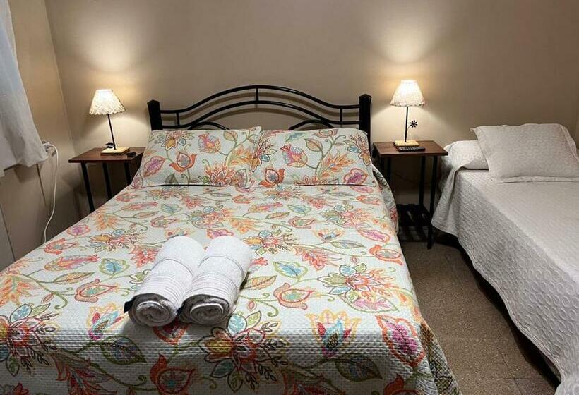 اتاق استاندارد با سرویس بهداشتی مشترک, Ferienhaus Hostel Salta