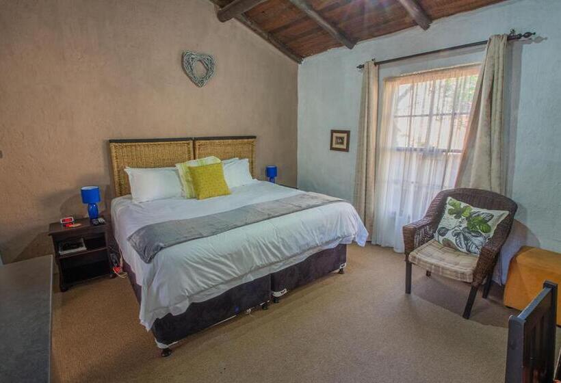 Quarto Estandar, Charlie S Spot   The Gardens With Solar Electricity