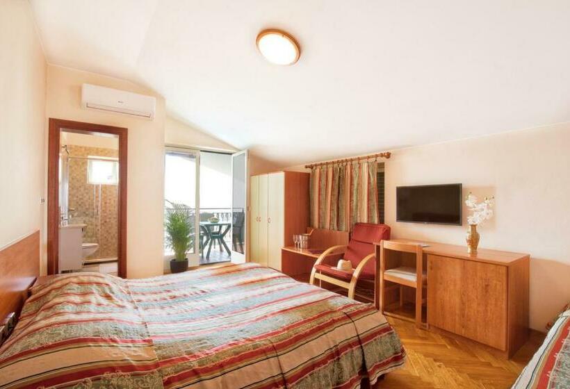 스탠다드 트리플 룸, Villa Sveta Eufemija   Bed And Breakfast