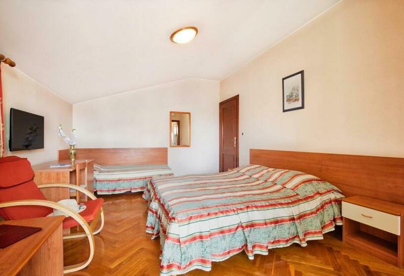 스탠다드 트리플 룸, Villa Sveta Eufemija   Bed And Breakfast