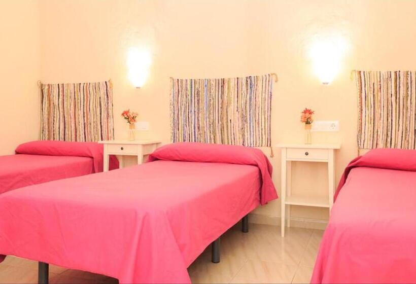 اتاق استاندارد سه نفره, Pension Azahar
