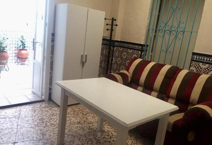 اتاق خانوادگی, Pension Azahar