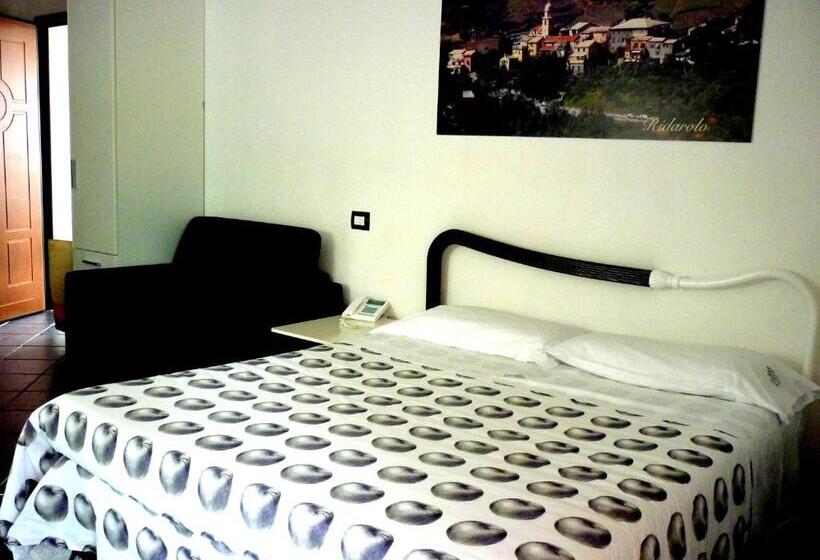 Studio Standard, Costa Morroni