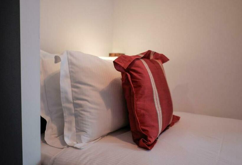 Quarto Estandar Individual, The Wellington