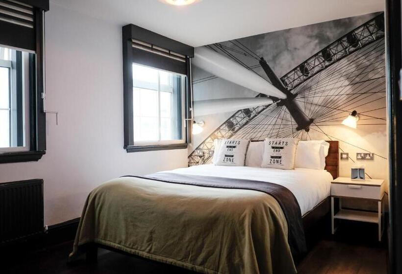Quarto Estandar, The Wellington