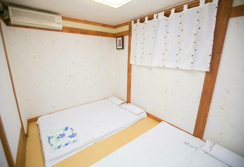 패밀리 룸, Bukchonmaru Hanok Guesthouse