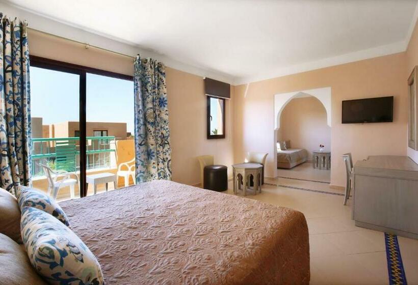 اتاق خانوادگی, Valeria Madina Club   All Inclusive