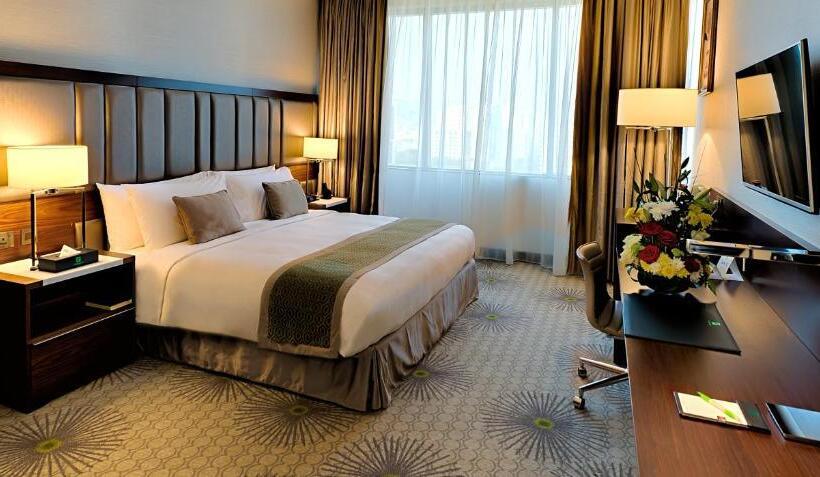 سوییت اجرایی, Holiday Suites Al Azizia