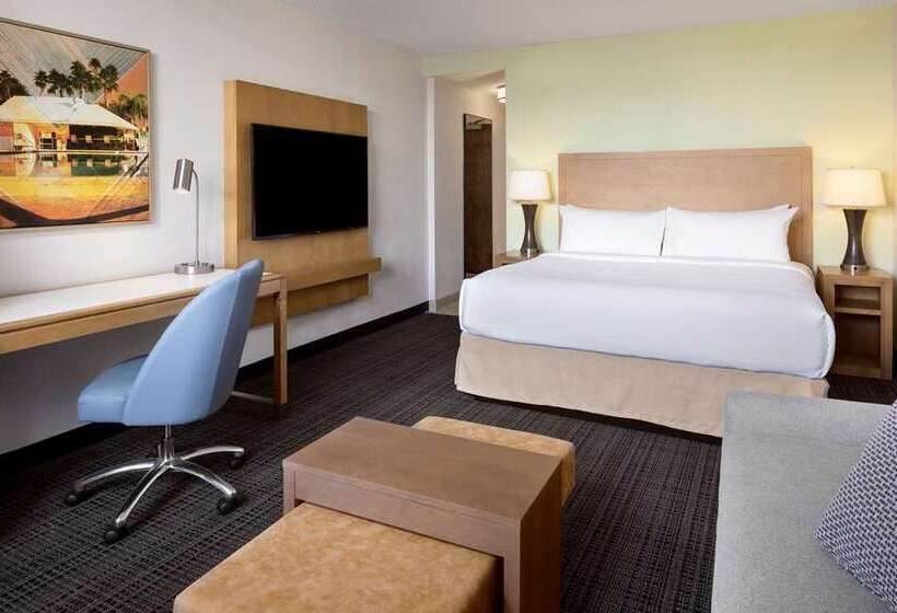 스탠다드 룸 킹사이즈 침대, Embassy Suites By Hilton New York Manhattan Times Square