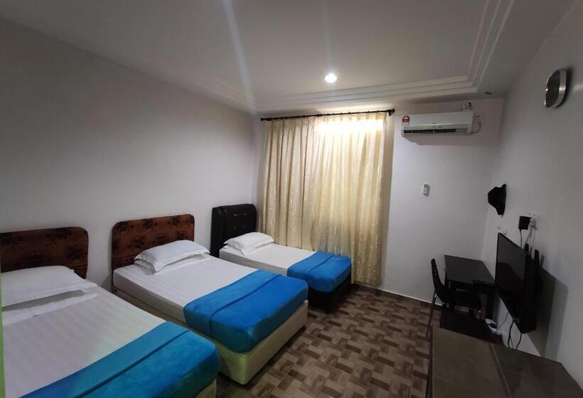 Трехместный Номер Deluxe, Darul Salam Inn