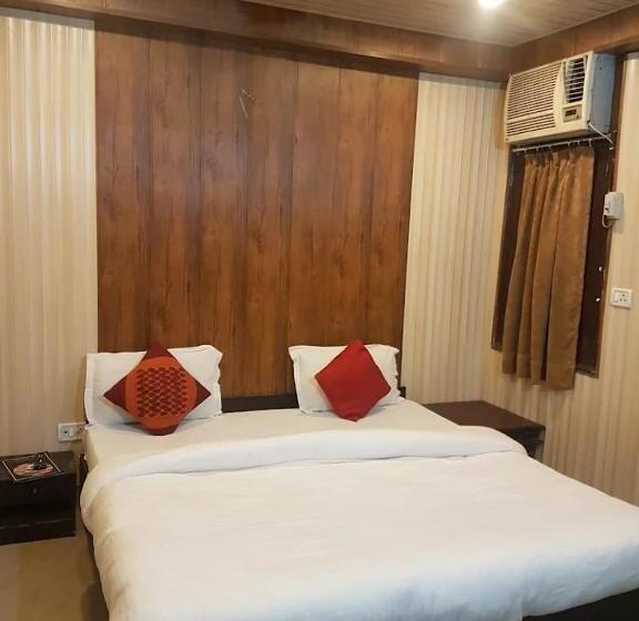 Quarto Estandar Individual, Runway