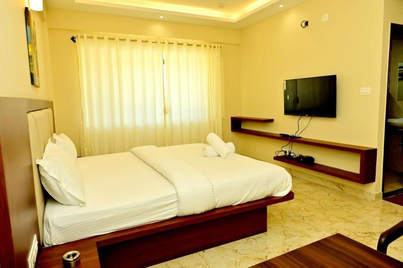 Номер Стандарт, Downtown Pr Groups Raashi Residency