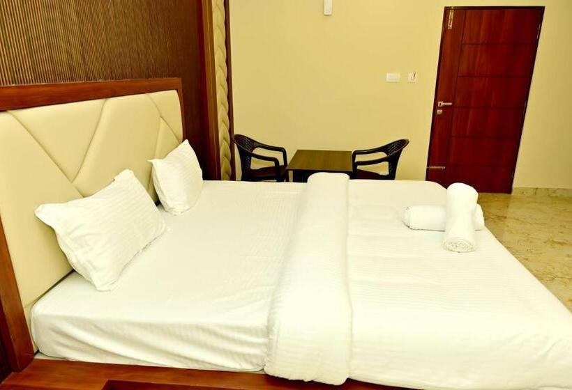 Президентский Люкс, Downtown Pr Groups Raashi Residency