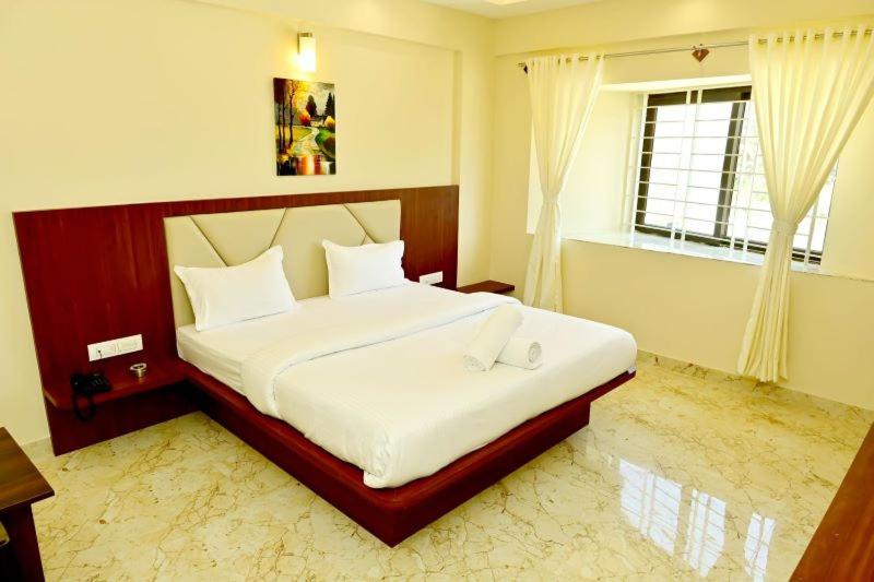 Номер Стандарт, Downtown Pr Groups Raashi Residency