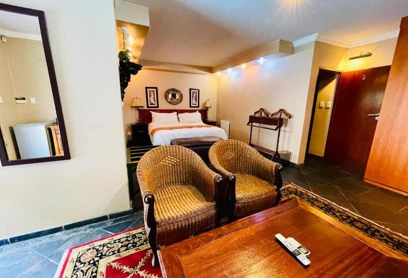 Президентский Люкс, Pretoria Mansion Coral Tree Inn