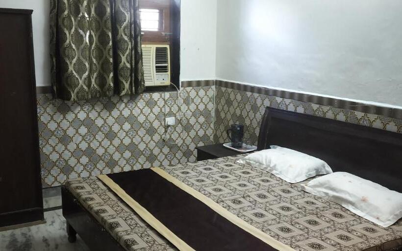 Стандартный Номер Кровать Кинг, Aishnoor Baikunth Dham Sewa Ashram