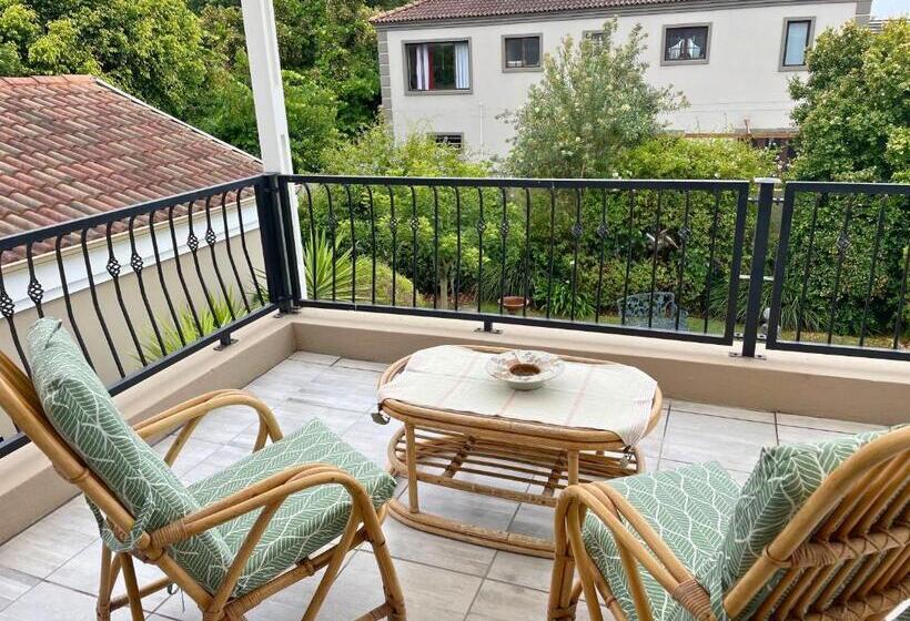 Номер Стандарт с Балконом, Calm Waters Guesthouse