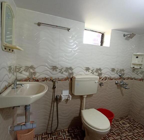 豪华海景房带阳台, Leon Home Stay