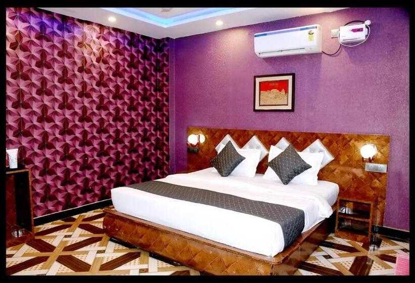اتاق استاندارد, Shri Murari Relax Inn Pg