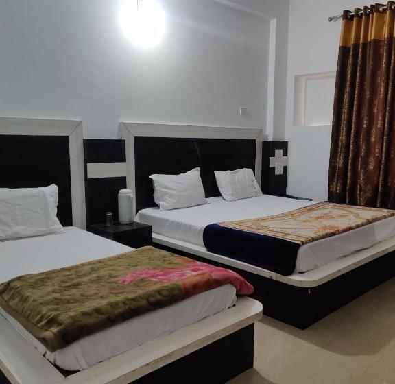 Трехместный Номер Deluxe, Parbhat Palace