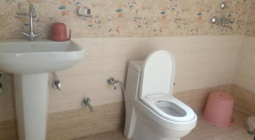 Quarto Triplo Economy, Veerbhadra