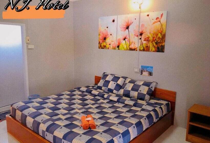 اتاق استاندارد با تخت بزرگ, โรงแรมเอ็น.เจ. ธาตุพนม