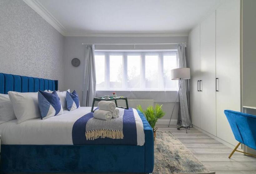 Номер Deluxe, 12 Elmwood